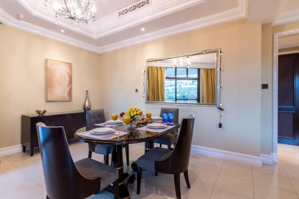 Fountain View 2bhk In Mall * Dubai
