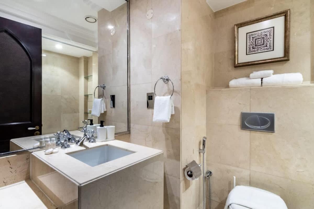 Apartment Fountain View 2bhk In Mall Dubai