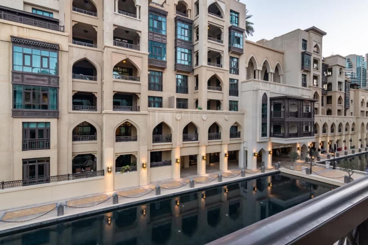Apartment Fountain View 2bhk In Mall